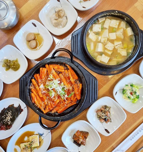 하동맛집 쉬어가기좋은날식당의 재첩더덕정식으로 풍미 있는 식사 즐기기
